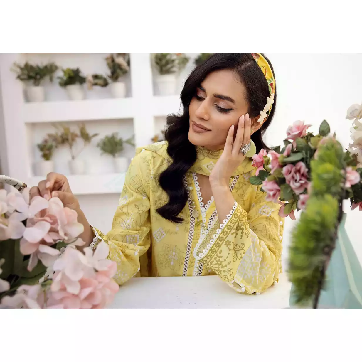 Pakistani Luxury Printed Lawn with Embroidered Chiffon Dupatta-10126 thumbnail 3