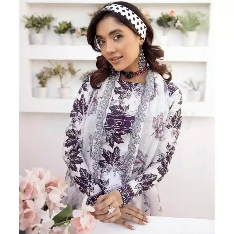 Pakistani Luxury Printed Lawn with Embroidered Chiffon Dupatta-10127 thumbnail 4