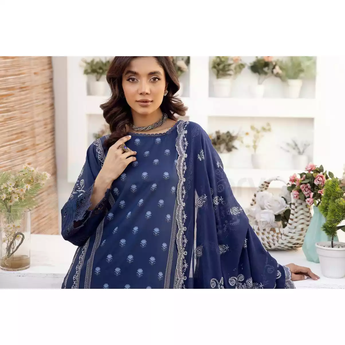 Pakistani Luxury Printed Lawn with Embroidered Chiffon Dupatta-10132 thumbnail 4